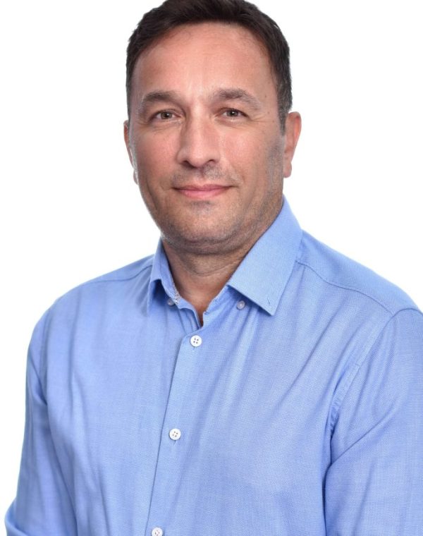 дипломирани инжењер телекомуникација и дипломирани инжењер ваздухопловне електронике